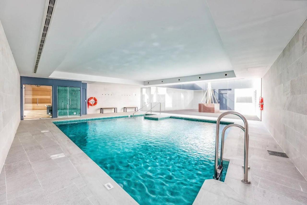 Luxury Complex Beachfront Apartment, Infinity Pool, Sauna, Gym And Large Terrace ตอร์เรโมลิโนส ภายนอก รูปภาพ